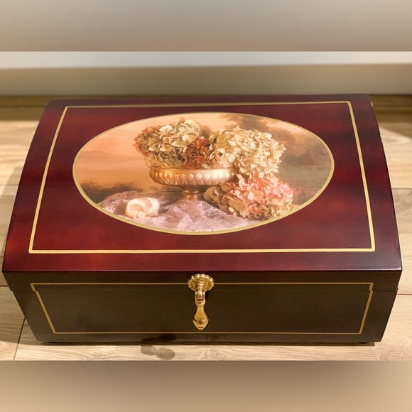 Vintage Western Germany Mahogany Treasure box - Picture 13 of 13